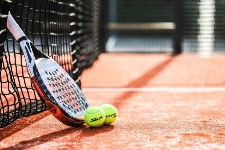 Een onvergetelijk dagje padel in limburg: hoe kies je het perfecte racket?