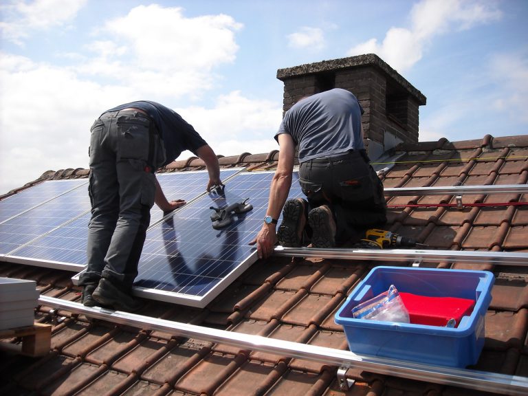 Zonnepanelen plaatsen kan ook op jouw dak