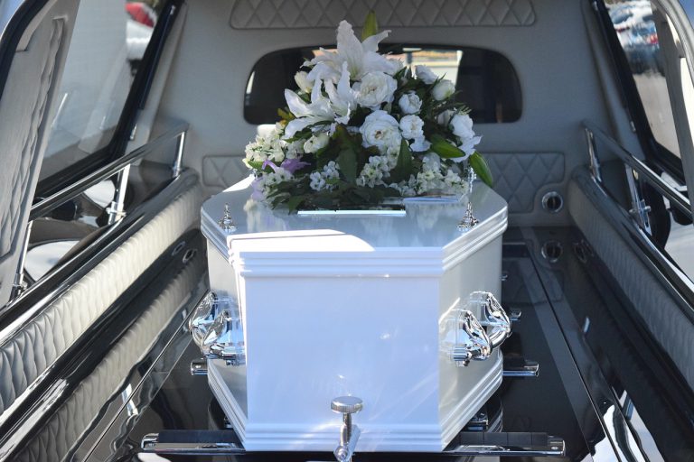 Wat moet je regelen voor een begrafenis?