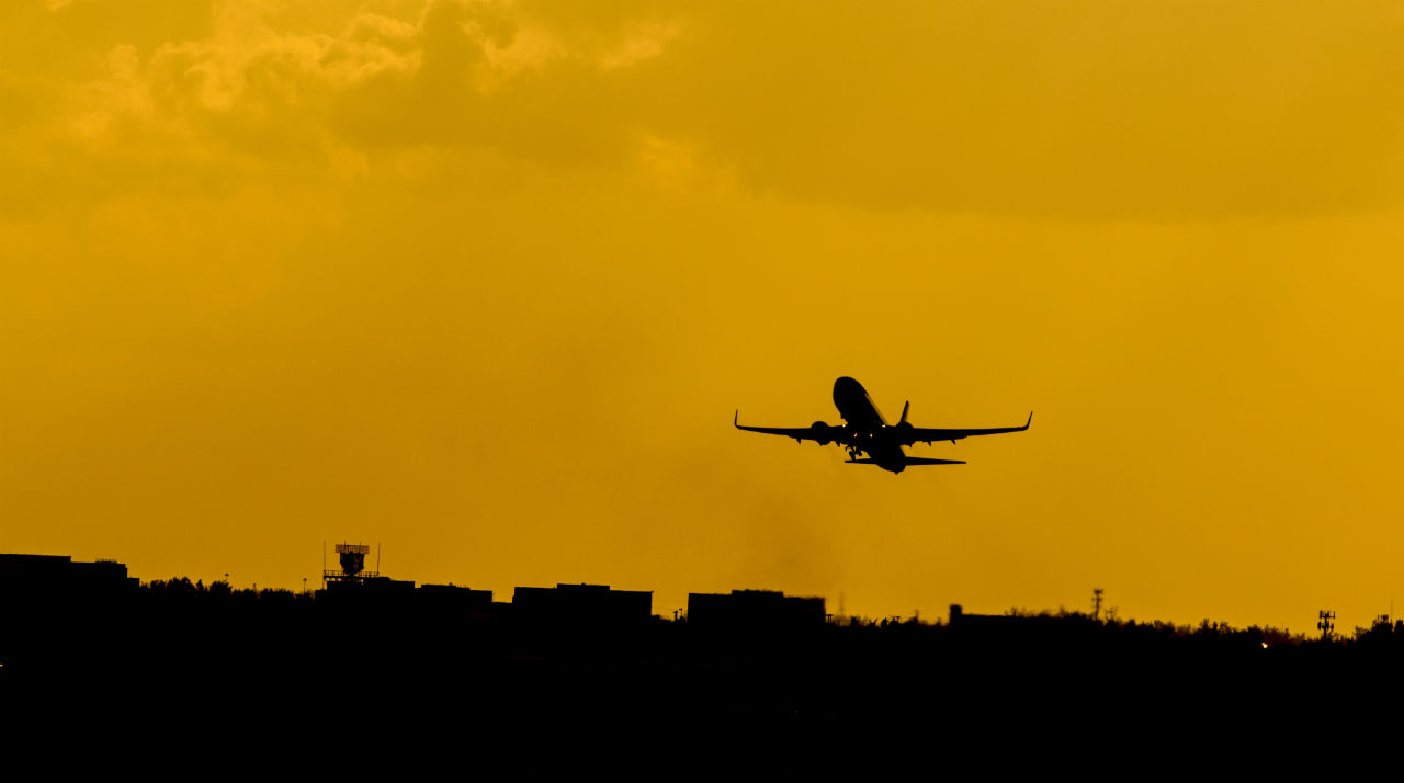 plane departing silhouette